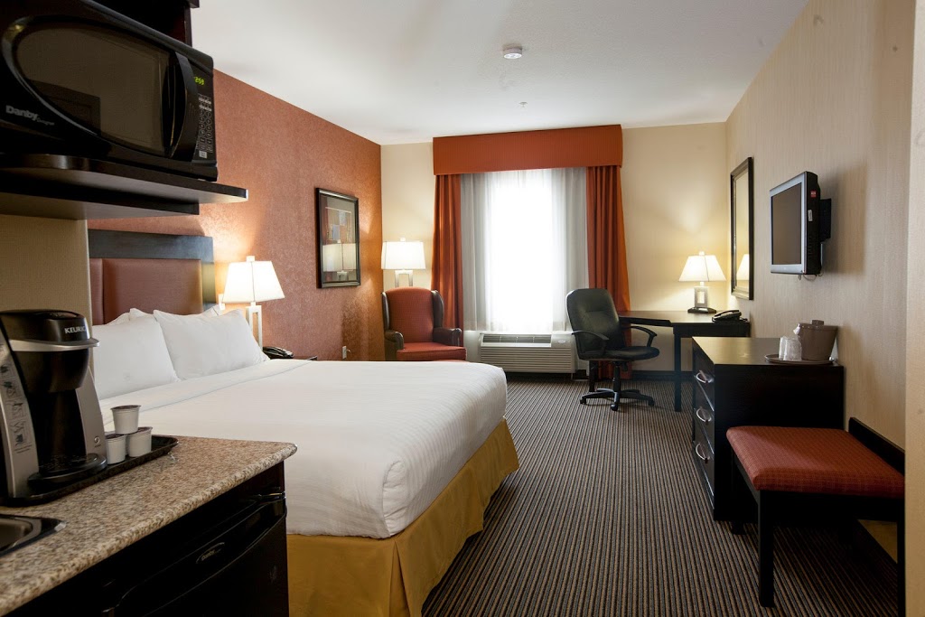 Holiday Inn Express & Suites Airport-Calgary | 45 Hopewell Way NE, Calgary, AB T3J 4V7, Canada | Phone: (403) 769-1888