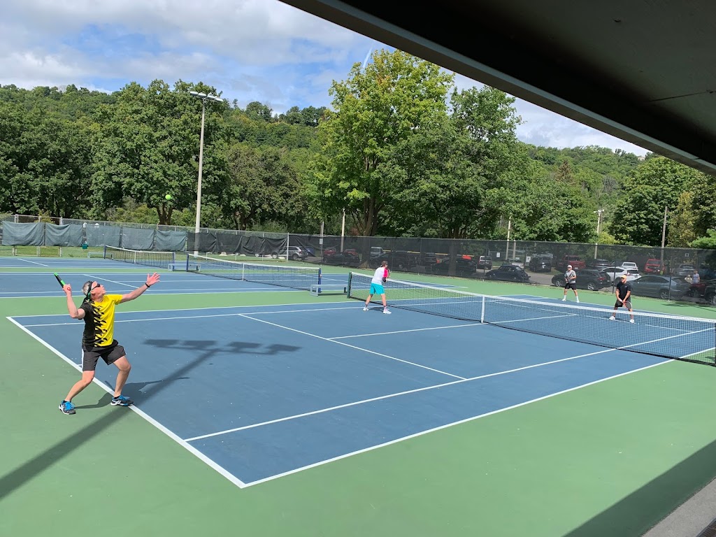 Dundas Tennis Club | Cross St, Dundas, ON L9H, Canada | Phone: (905) 627-0317