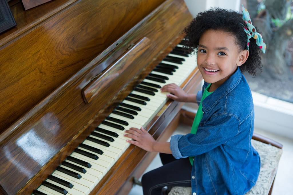 Silver Maple Piano Studio | 243 Glenn Hawthorne Blvd, Mississauga, ON L5R 2M5, Canada | Phone: (514) 241-3143