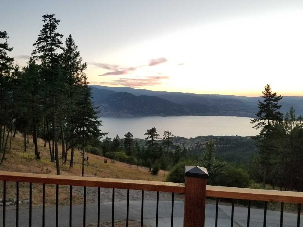 Crooked Tree Guest Suites | 1278 Spiller Rd, Penticton, BC V2A 8T3, Canada | Phone: (250) 490-8022