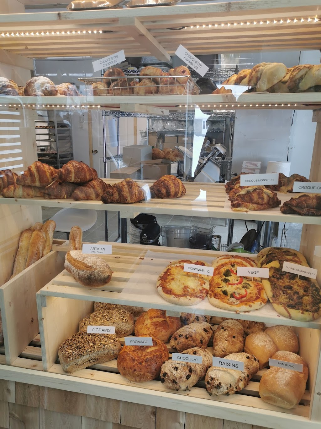 Pâtisserie Preston | 203 Rue Mgr Noiseux, Nominingue, QC J0W 1R0, Canada | Phone: (819) 430-3581