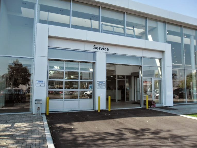 401 Dixie Volkswagen | 5500 Dixie Rd Unit G, Mississauga, ON L4W 4N3, Canada | Phone: (905) 238-7188