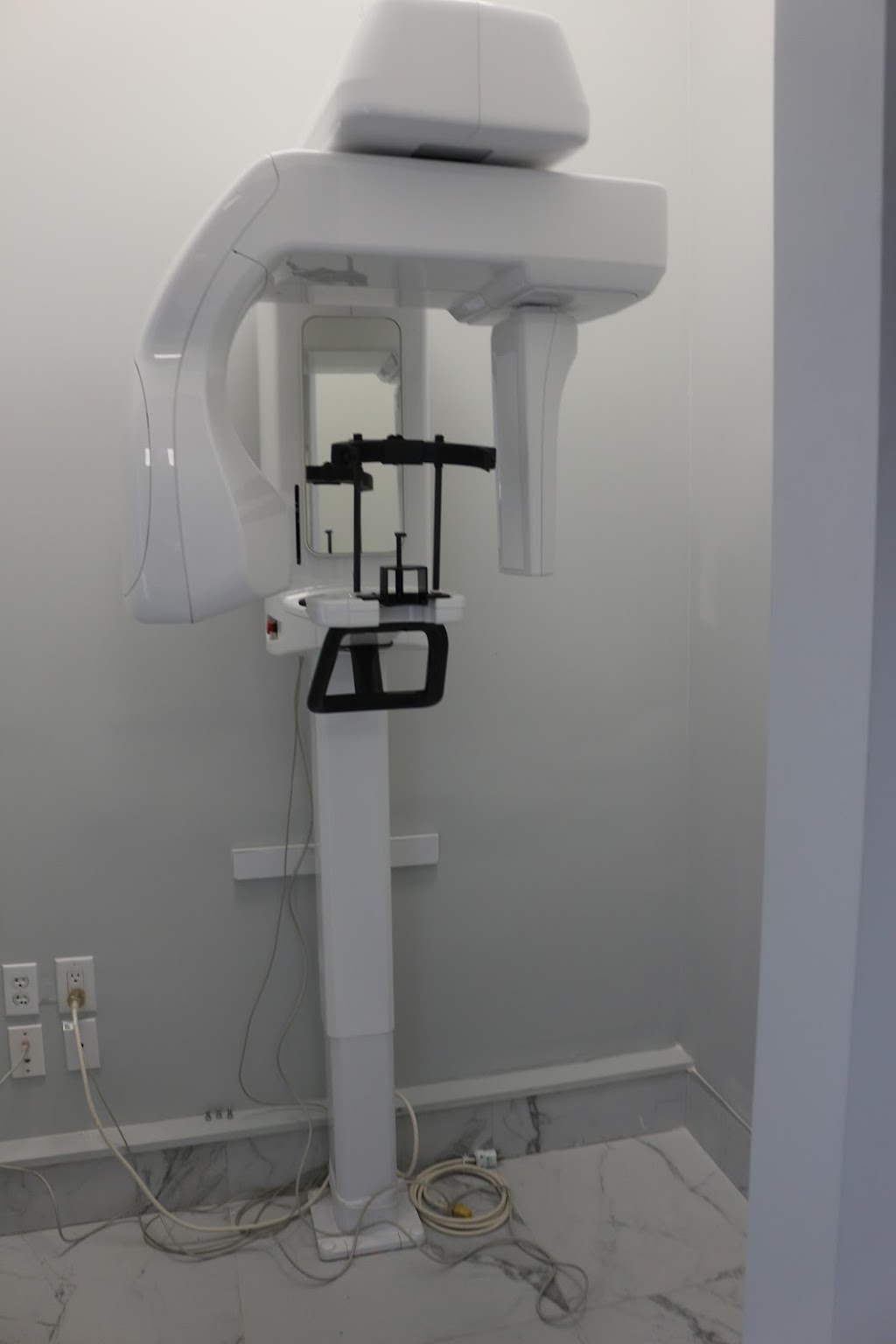 Georgetown Village Dental | 120 Guelph St, Georgetown, ON L7G 4A4, Canada | Phone: (905) 873-7300