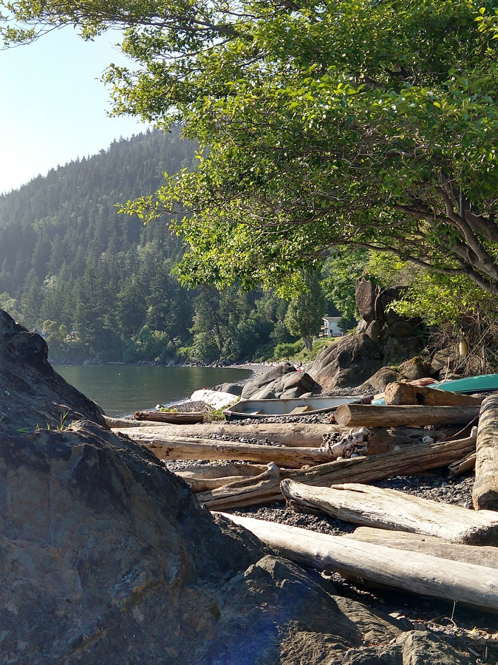 Orcas Island Craftsman Beach House | 37 Raccoon Point Rd, Eastsound, WA 98245, USA | Phone: (425) 327-9924