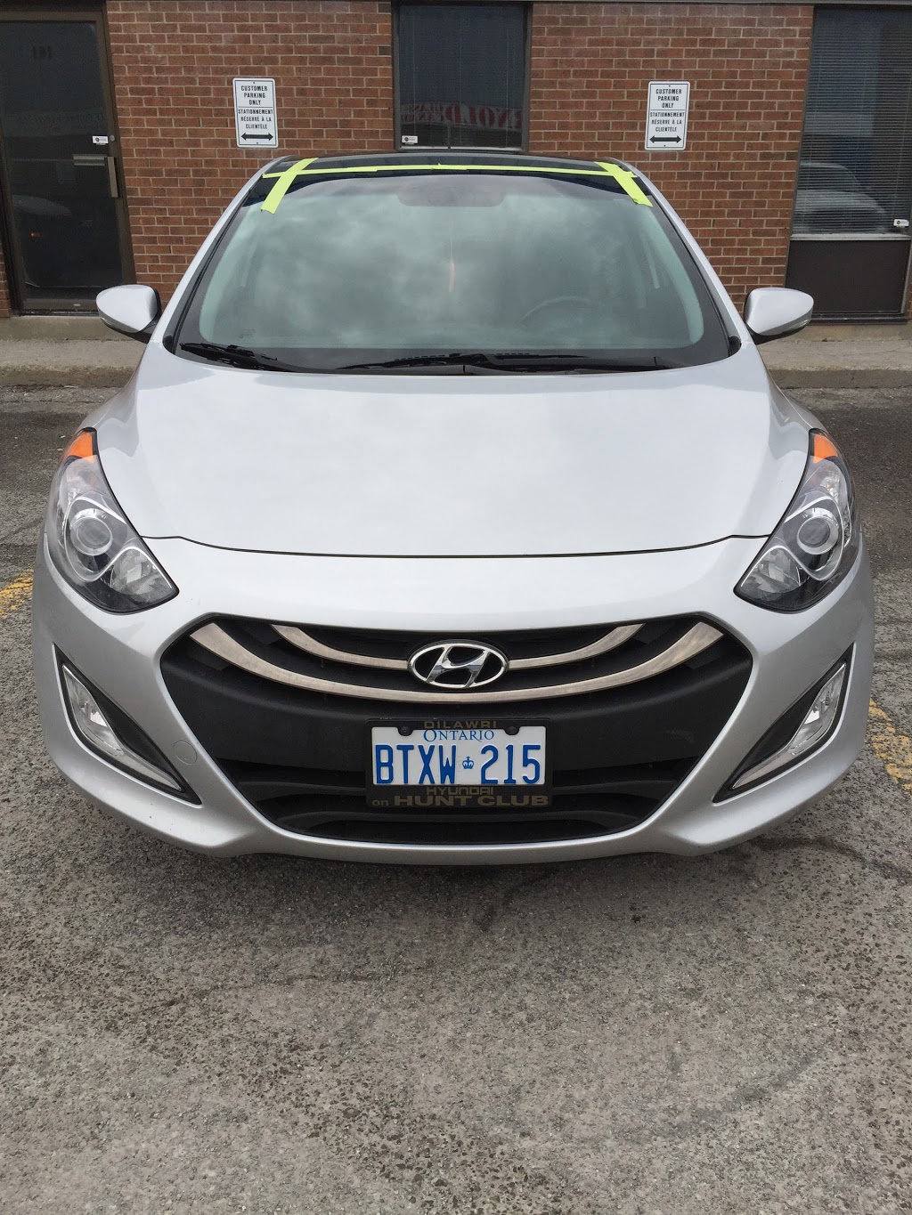 RoadRunner Auto Glass | 37 Rue de Bruxelles, Gatineau, QC J9J 0M4, Canada | Phone: (613) 316-2131