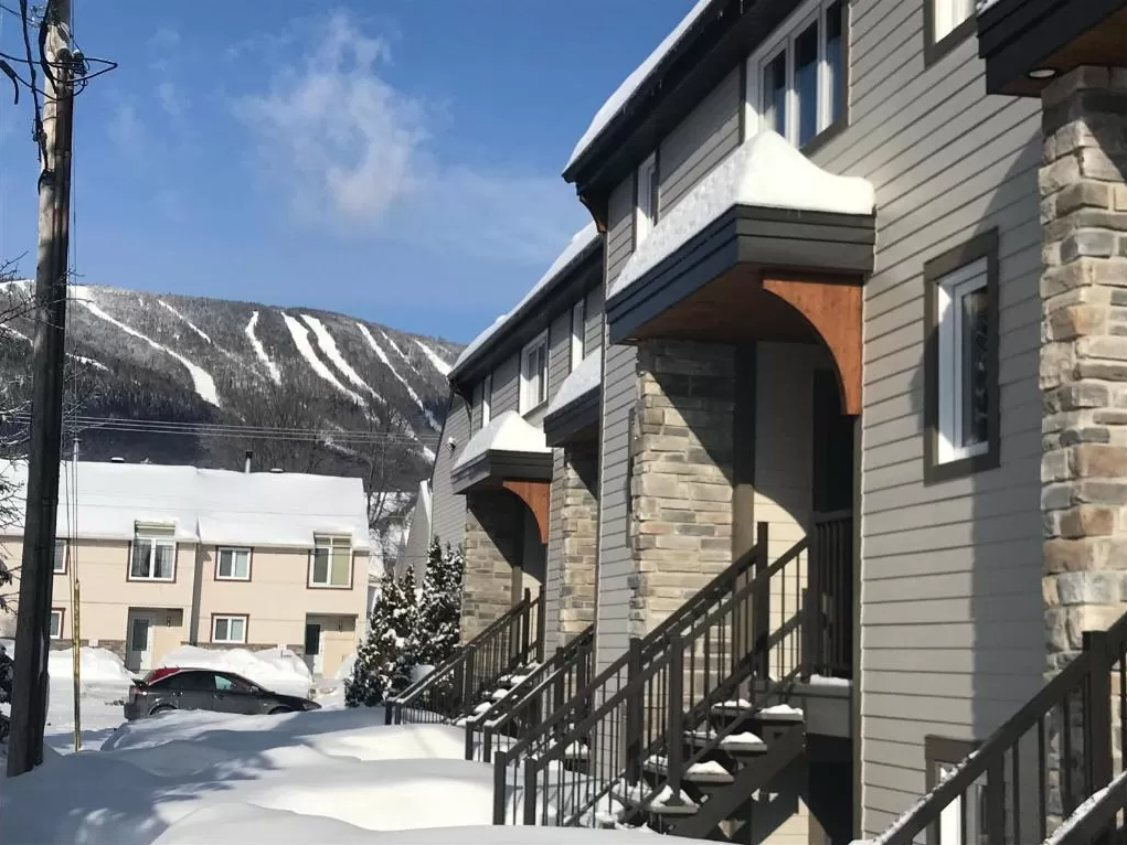 Le Chaleureux, Condos à louer au Mont-Sainte-Anne | 2 Bd Bélanger, Beaupré, QC G0A 1E0, Canada | Phone: (418) 575-3722