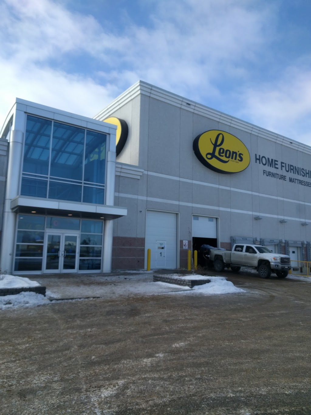 Leons Furniture | 390 Hoffer Dr, Regina, SK S4N 7A1, Canada | Phone: (306) 757-5366