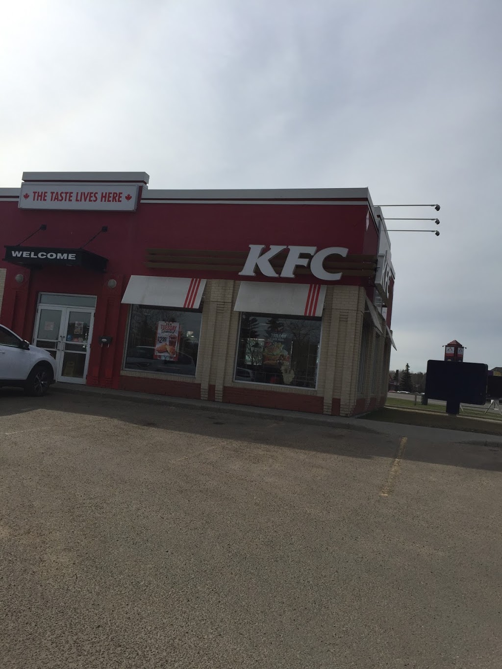 KFC | 2 Hebert Rd #700, St. Albert, AB T8N 5T8, Canada | Phone: (780) 460-2400