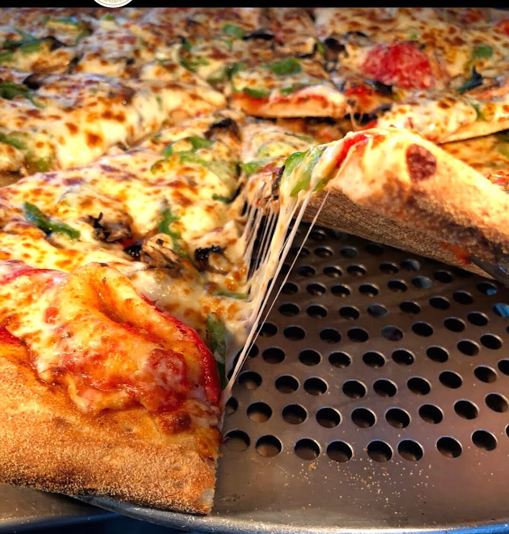 Pizza Charlevoix | 2563 Rue Centre, Montréal, QC H3K 1J9, Canada | Phone: (514) 933-0514