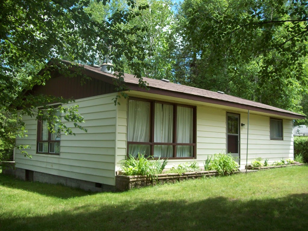 Adopt A Cottage | 1198 2nd Ave S, Sauble Beach, ON N0H 2G0, Canada | Phone: (519) 422-1537