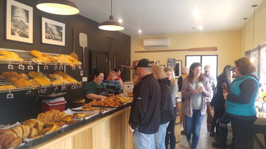 Boulangerie La Vendéenne | 500 NS-325, Blockhouse, NS B0J 1E0, Canada | Phone: (902) 531-3090