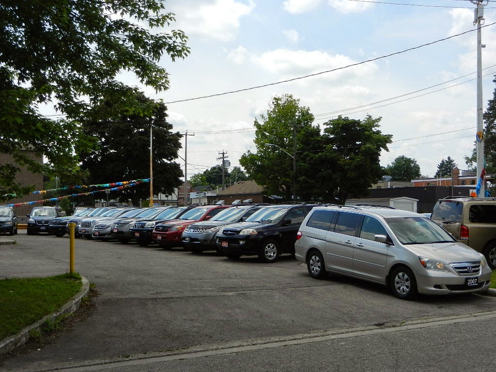 Redline Motors Inc. | 145 Ottawa St S, Kitchener, ON N2G 3T2, Canada | Phone: (519) 954-7788