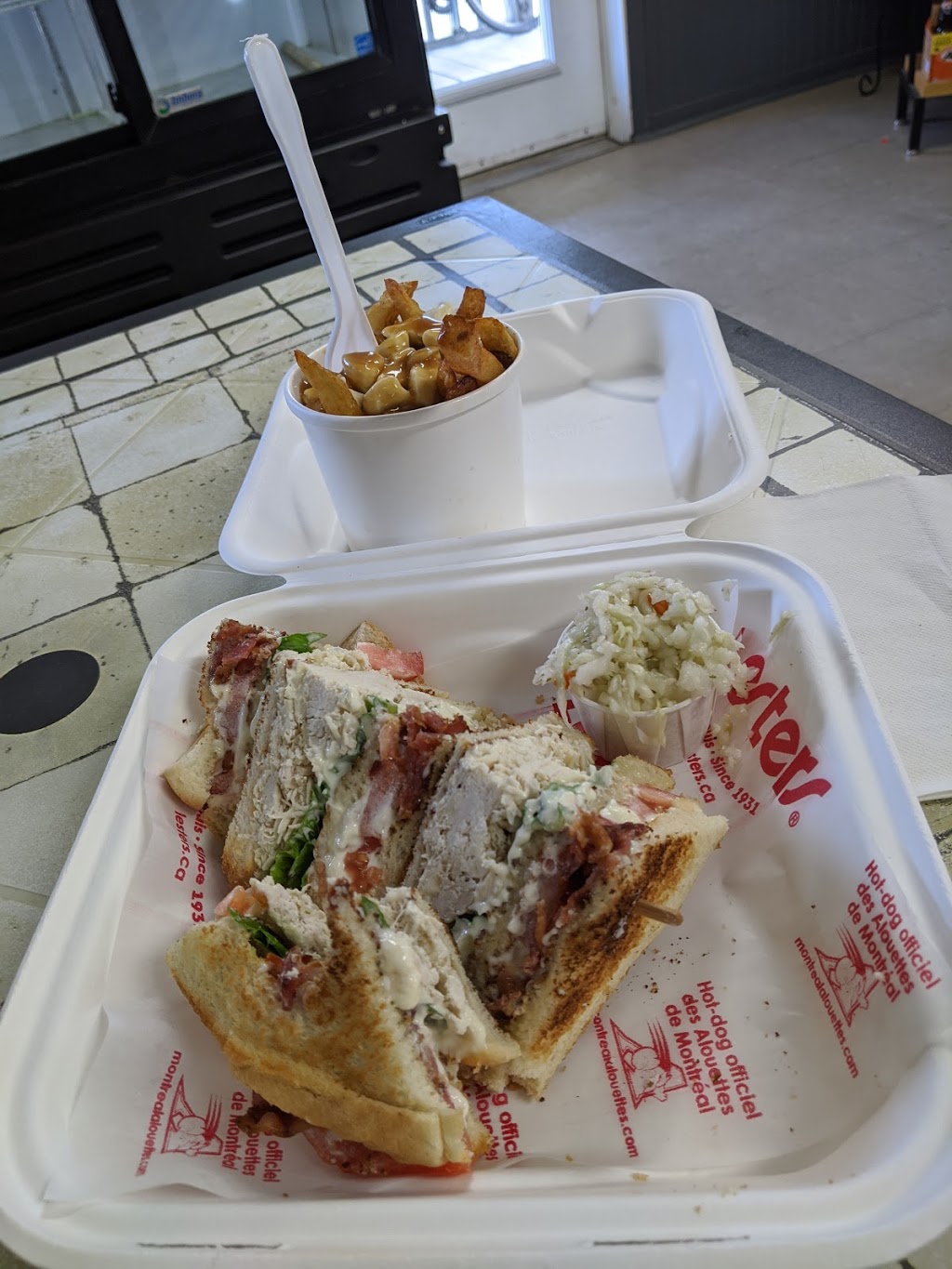 Casse-Croute Chez Jojo | 2143 Chemin du Tour du Lac, Nominingue, QC J0W 1R0, Canada | Phone: (819) 278-4774
