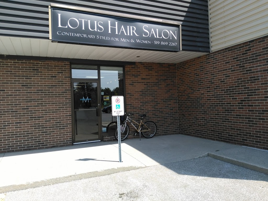 Brights Grove Plaza | 2600 Lakeshore Rd, Sarnia, ON N7T 7H4, Canada