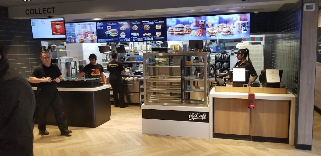 McDonalds | 666 Fairway Rd S, Kitchener, ON N2C 1X3, Canada | Phone: (519) 894-0720