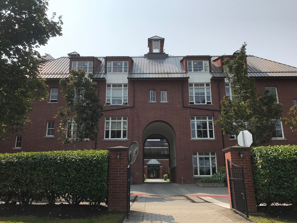 St. Michaels University School | 3400 Richmond Rd, Victoria, BC V8P 4P5, Canada | Phone: (250) 592-2411