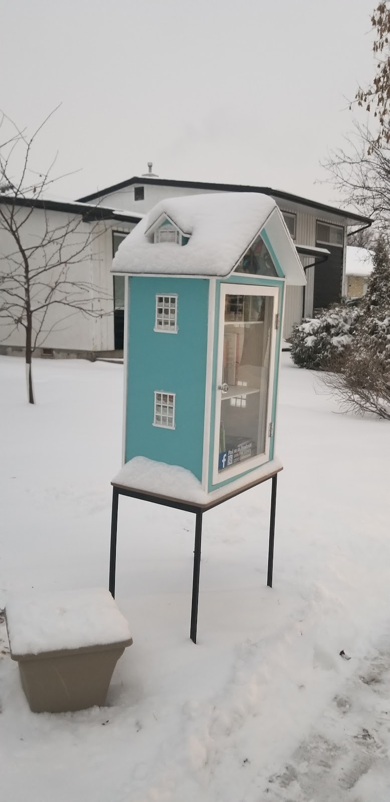 Little Free Library Cottonwood | 1200 Cottonwood Rd, Winnipeg, MB R2J 1G5, Canada