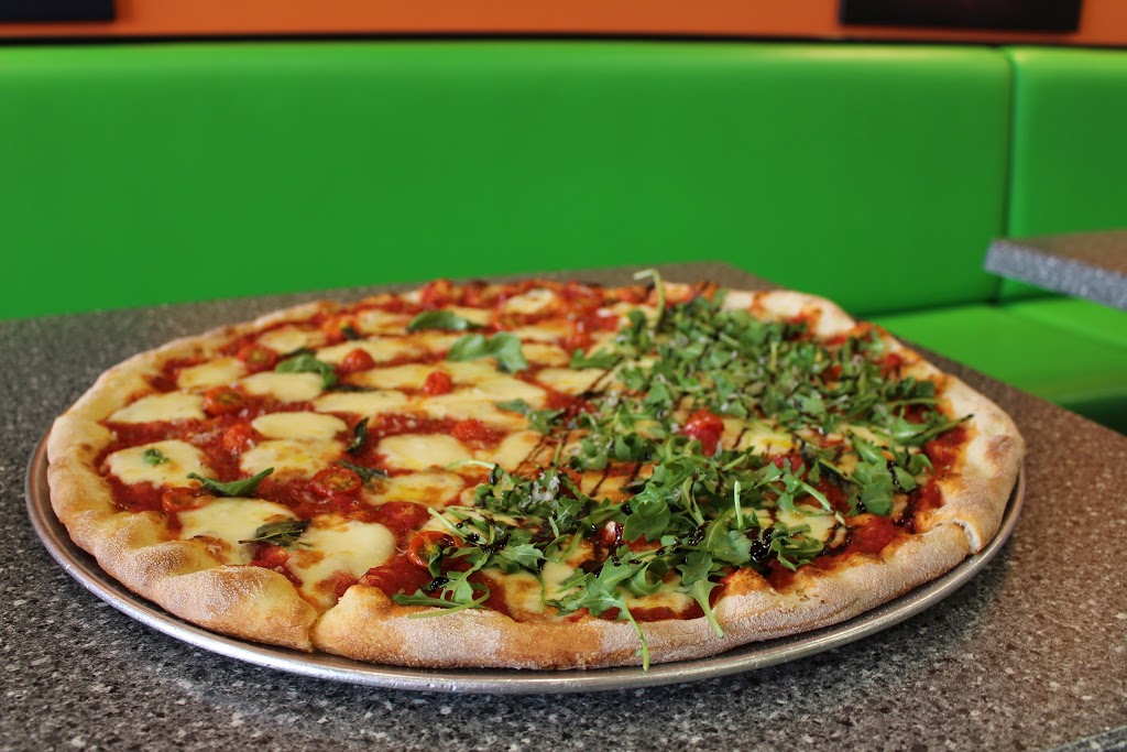 Applestone Pizzeria | 1900 Appleby Line, Burlington, ON L7L 0B7, Canada | Phone: (905) 331-1003
