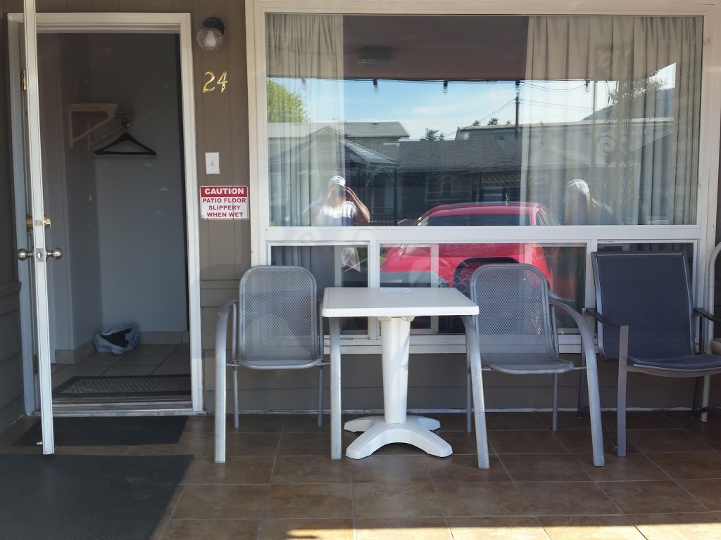 Valley Star Motel | 3455 Skaha Lake Rd, Penticton, BC V2A 6G6, Canada | Phone: (250) 492-7205
