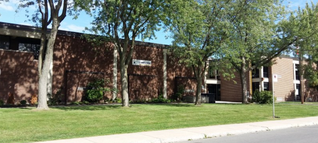 Kingsdale Academy Elementary School | 4381 Rue King, Pierrefonds, QC H9H 2E6, Canada | Phone: (514) 626-7880