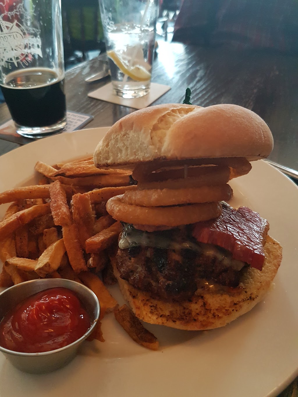 Finbars Portland Hills | 635 Portland Hills Dr, Dartmouth, NS B2W 0J7, Canada | Phone: (902) 444-7654