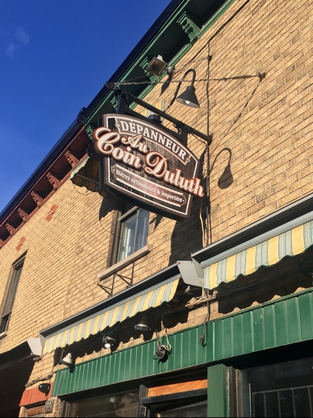 Dépanneur Au Coin Duluth | 418 Av. Duluth E, Montréal, QC H2L 1A3, Canada | Phone: (514) 288-8830