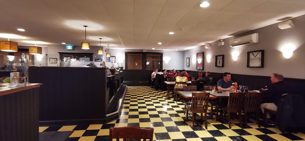 The Old No. 7 Restaurant and Sports Bar | 8990 Highway #7, 8990 Nova Scotia Trunk 7, Head of Jeddore, NS B0J 1P0, Canada | Phone: (902) 889-2031