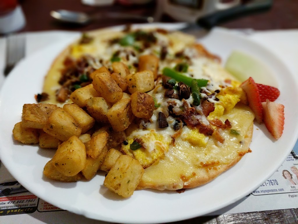 Le Saint Bens | 550 98e Rue, Saint-Georges, QC G5Y 8G1, Canada | Phone: (418) 227-5212