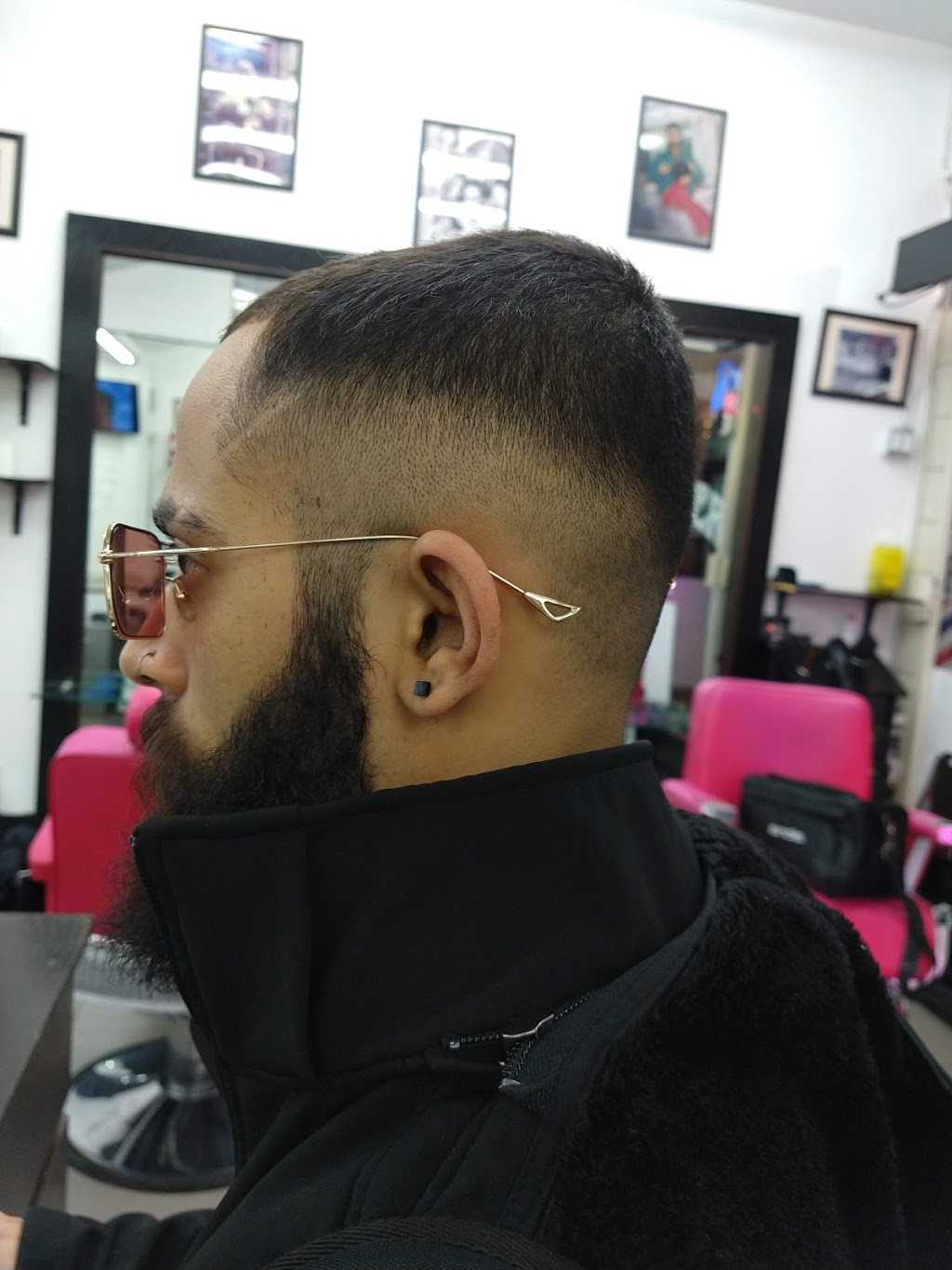Barber Shop | hair care | 1117 Davie St, Vancouver, BC V6E 1N2, Canada | 6046823340 OR +1 604-682-3340
