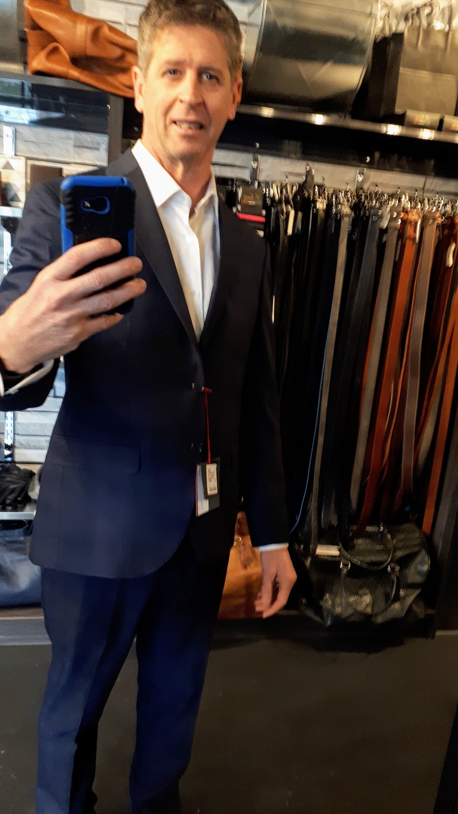 iSarti Luxury Menswear | 405 Plains Rd E, Burlington, ON L7T 2C9, Canada | Phone: (905) 681-8888