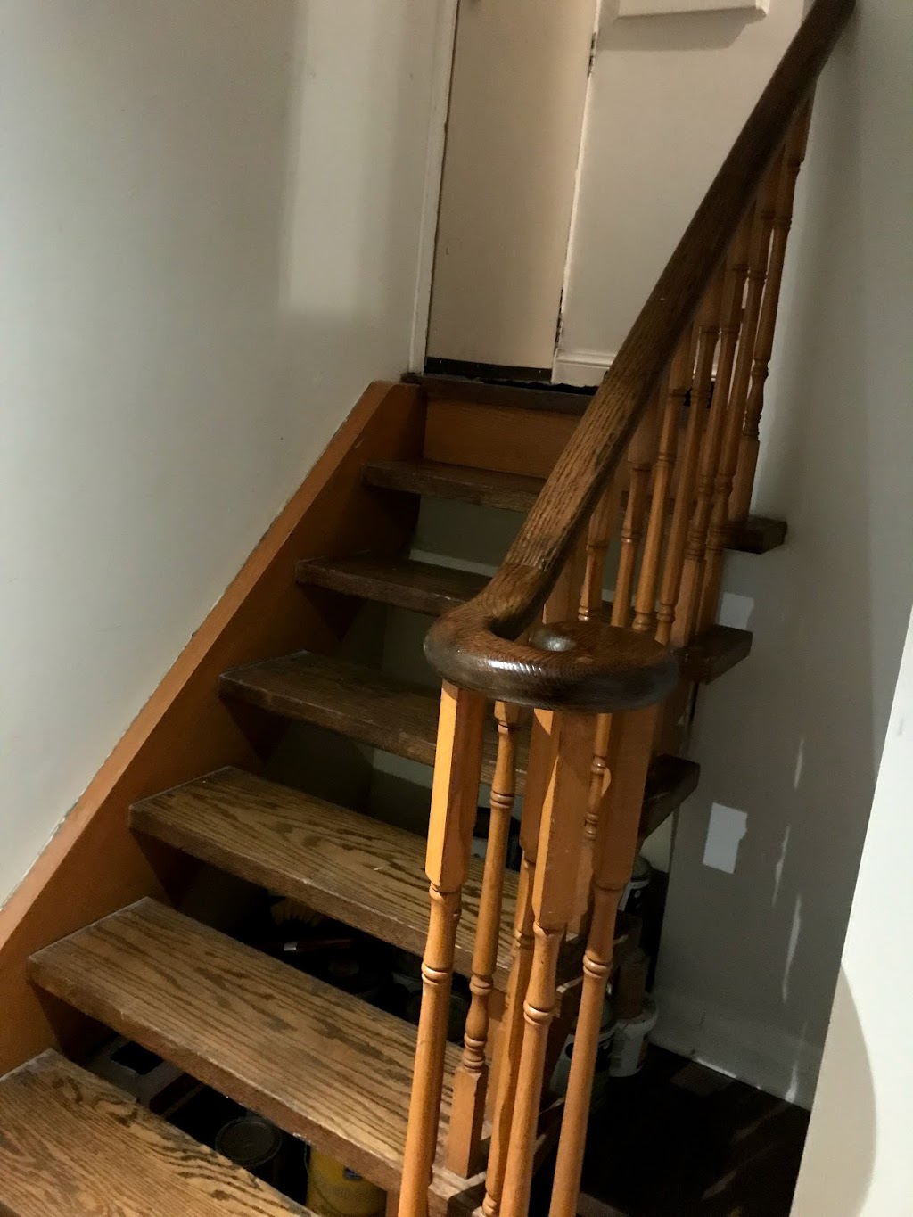 Eglinton Homestay | 51 Fairleigh Crescent, Toronto, ON M6C 3S1, Canada | Phone: (647) 468-2846