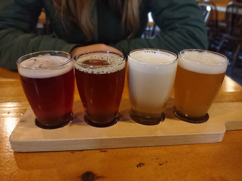 Le Coureur des Bois - Microbrasserie (Bistro-bar)) | 1551 Bd Wallberg, Dolbeau-Mistassini, QC G8L 1H5, Canada | Phone: (418) 979-1197