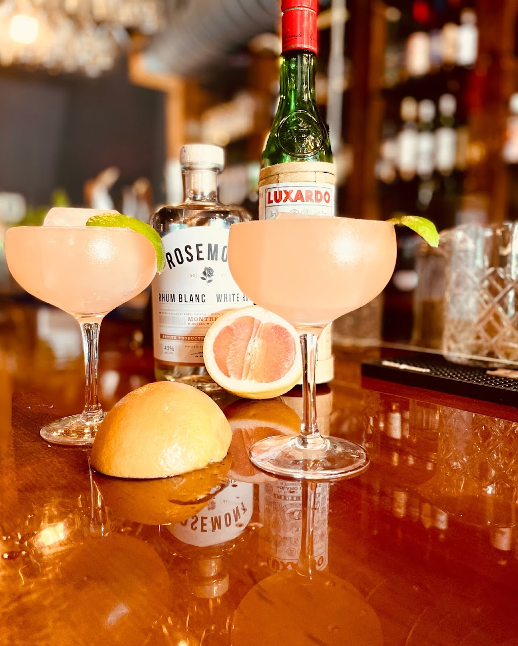 Le Grand Lionel | 3234 Rue Beaubien E, Montréal, QC H1Y 1H7, Canada | Phone: (514) 903-1572
