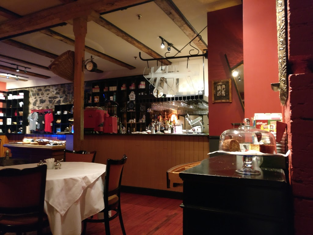 Auberge Le Bome | 720 2e Av, Grandes-Piles, QC G0X 1H0, Canada | Phone: (819) 538-2805