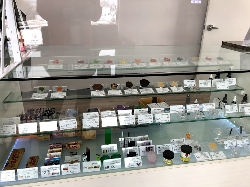 Tkemlups Cannabis | 1408 Chief Louis Way, Kamloops, BC V2H 1J8, Canada | Phone: (236) 425-2509
