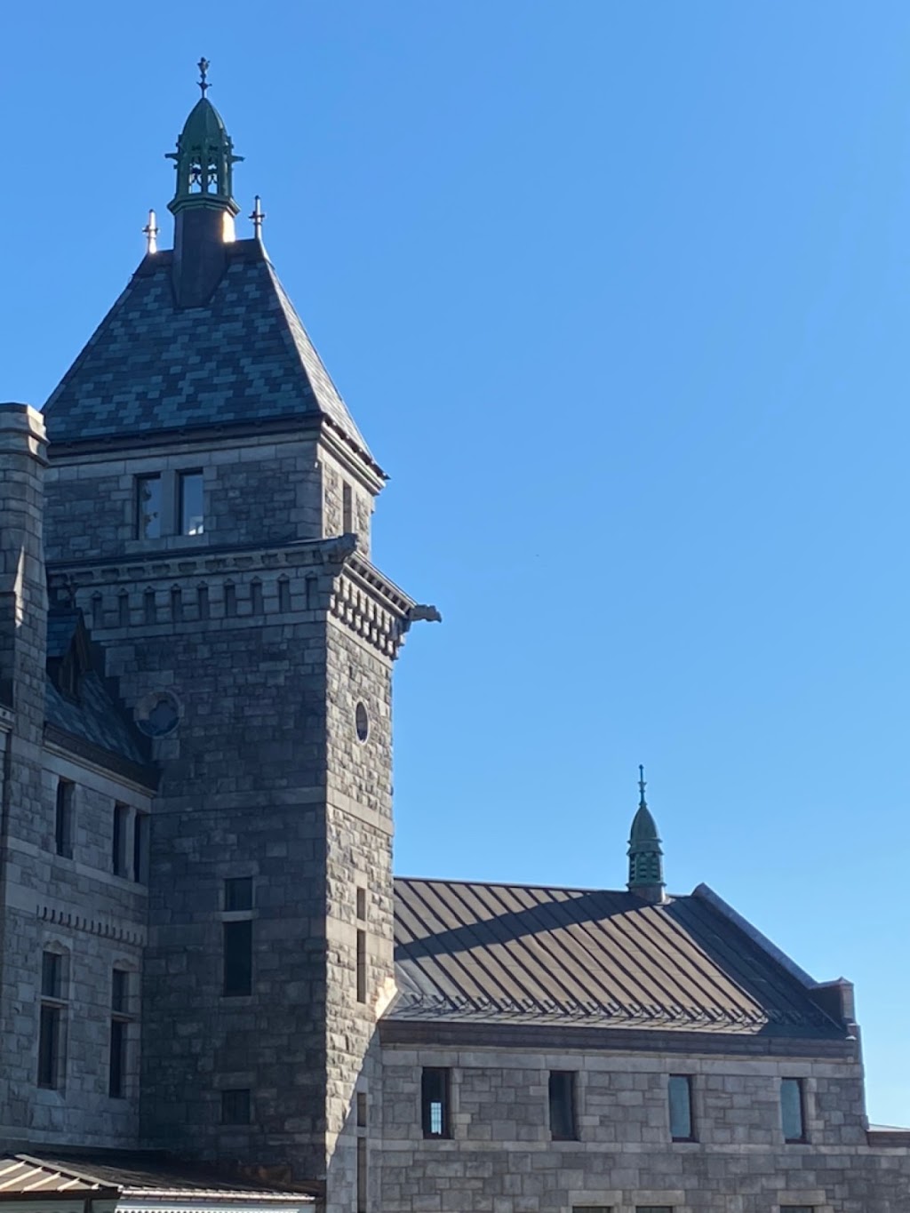 Camp Modulo Mont Notre-Dame | 114 Rue de la Cathédrale, Sherbrooke, QC J1H 4M1, Canada | Phone: (514) 868-8443