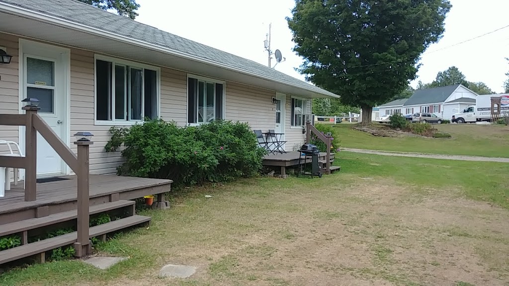 Bass Lake Lodge | 6 B12 Rd, Lombardy, ON K0G 1L0, Canada | Phone: (613) 283-0136