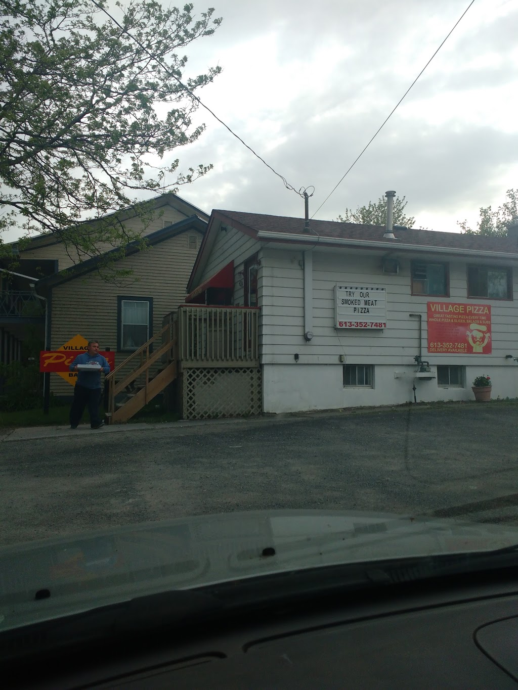 Village Pizza | 426 Main Street Bath, Bath, ON K0H 1G0, Canada | Phone: (613) 352-7481