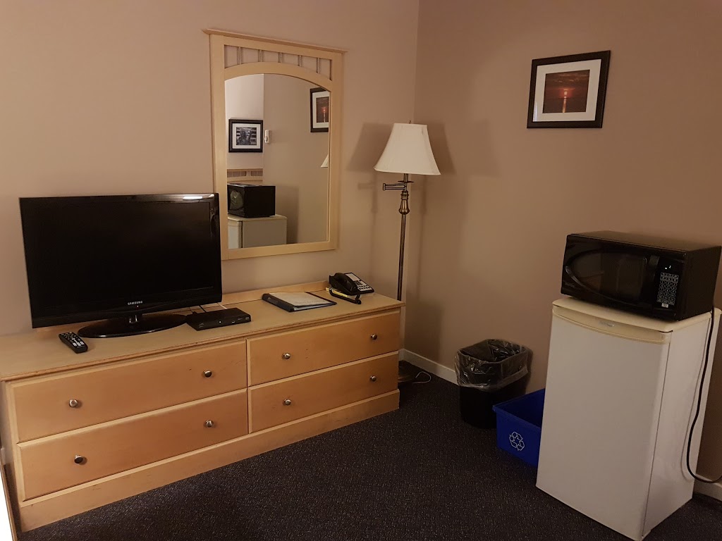 Tara Inn | 917 E River Rd, New Glasgow, NS B3H 3S5, Canada | Phone: (902) 752-8458