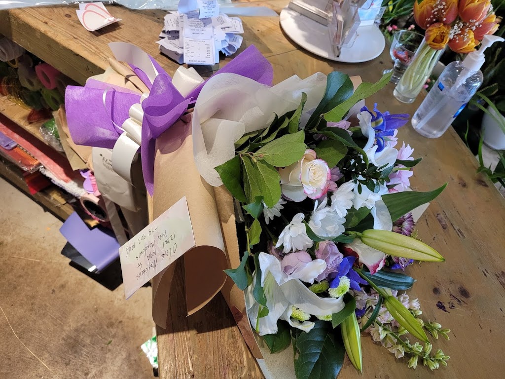 Meadows Flowers | 19150 Lougheed Hwy #130, Pitt Meadows, BC V3Y 2H6, Canada | Phone: (604) 465-1111