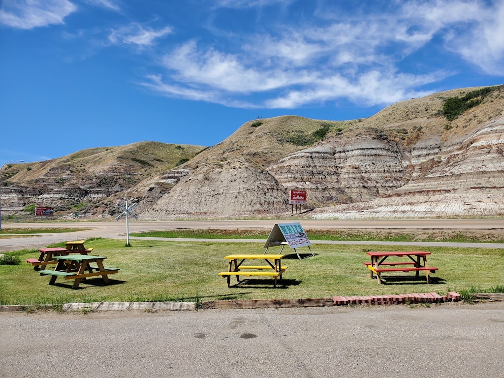 WHIFS Flapjack House | 801 N Dinosaur Trail, Drumheller, AB T0J 0Y1, Canada | Phone: (403) 823-7595