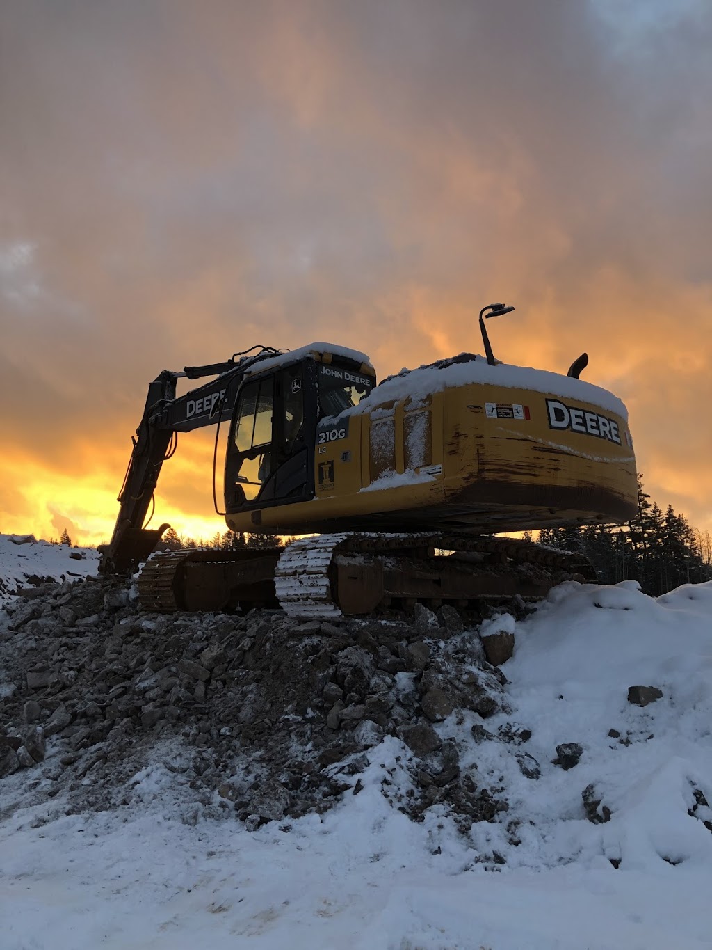 Ledge Rock Construction Ltd | 264 Tory Lane Clark Rd, Cambridge, NS B0P 1G0, Canada | Phone: (902) 692-1241