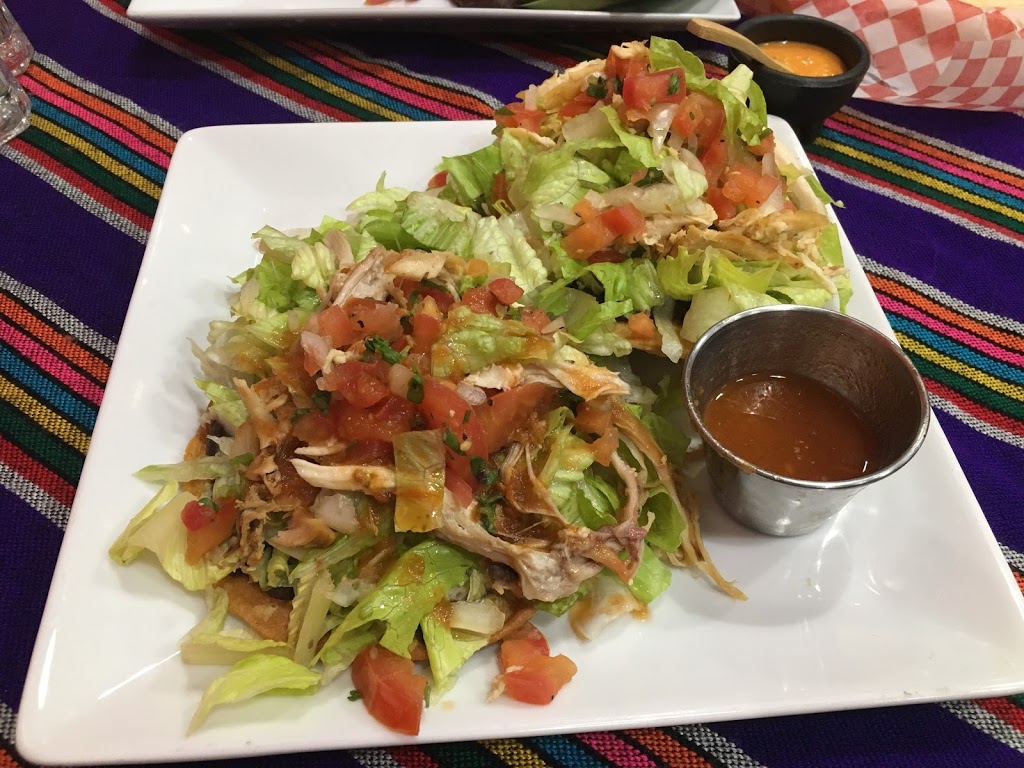 Guacamole Mexican Bistro | 16850 Yonge St, Newmarket, ON L3Y 0A3, Canada | Phone: (905) 235-7185