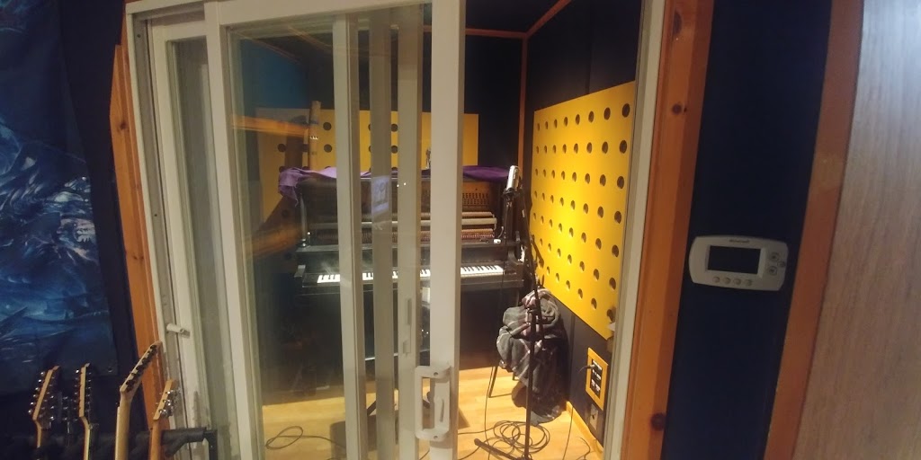 LoQuin Production Studios | 88 Rue Mitchell, Val-des-Monts, QC J8N 7V2, Canada | Phone: (819) 598-3495