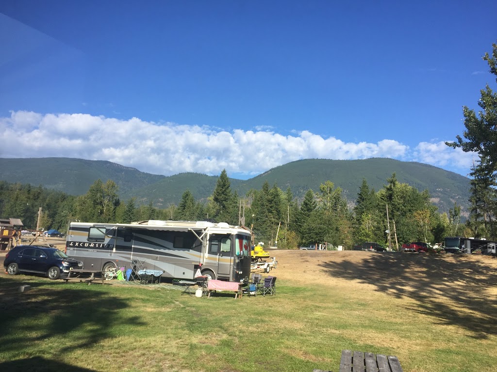 Sandy Point Beach Campground | 2100 Sandy Point Rd, Salmon Arm, BC V1E 2Z8, Canada | Phone: (250) 253-5309