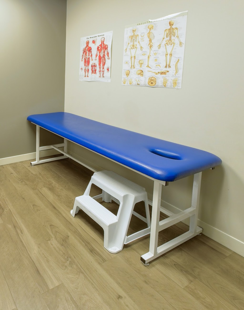 Activa Clinics - Dundas | 250 Dundas St W Unit 108, Mississauga, ON L5B 1J2, Canada | Phone: (289) 444-5060