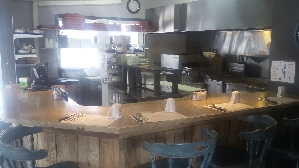 Casse-Croute Girouette | 444 route 243, Racine, QC J0E 1Y0, Canada | Phone: (450) 532-2555