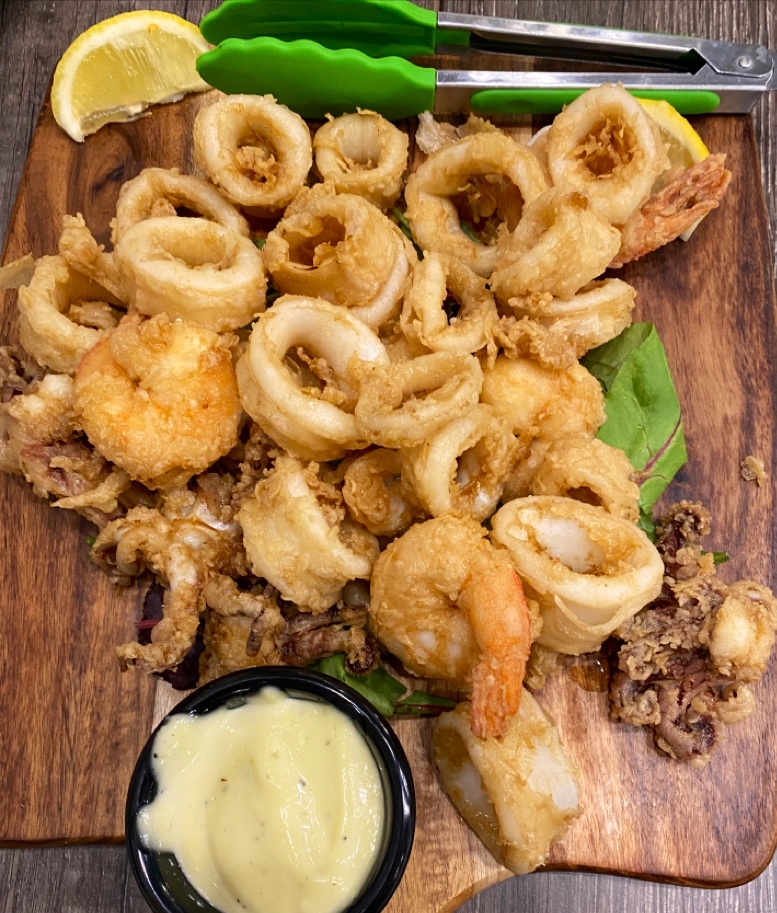 Vivo Pizza + Pasta | 12840 ON-27, King, ON L0G 1N0, Canada | Phone: (905) 859-0999
