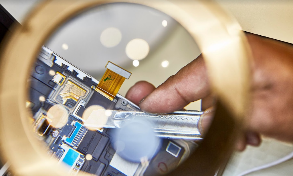 Mobile Klinik Professional Smartphone Repair - Milton | 1280 Steeles Ave E, Milton, ON L9T 6R1, Canada | Phone: (416) 623-7292