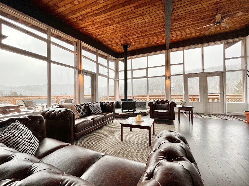 Le Grand Chalet | 695 Rue de la Montagne, Mont-Tremblant, QC J8E 2V2, Canada | Phone: (819) 429-5111